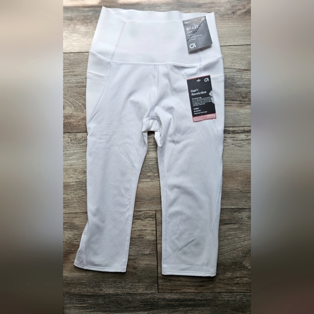 Gap XS White capris leggings NWT